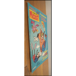 Journal de Mickey N°1465 avec cadeau Poster Bernard Hinault 1980 vintage