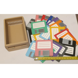 💾 Set de Collection " 19 Disquettes & leur boîtier" – imprimé 3D - Déco Geek & Rétro